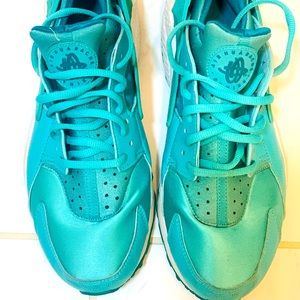 Nike Huarache Sneakers